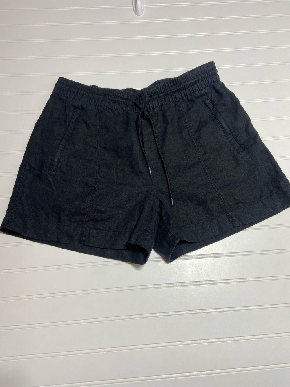 Athleta Retreat 100% Linen Mid Rise Shorts Size M Zip Pockets EUC Quiet Luxury
